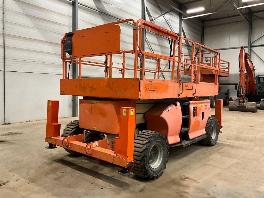 Nůžková terénní plošina JLG 3394 RT - 6