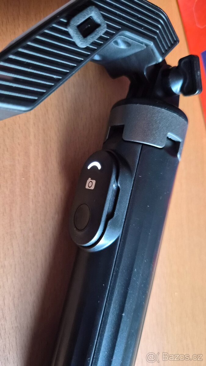 Selfie tyč s bluetooth ovl.,gyroskopem a osvětlením - 6