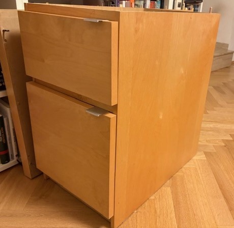 Psací stůl IKEA Malm (bříza) - 6