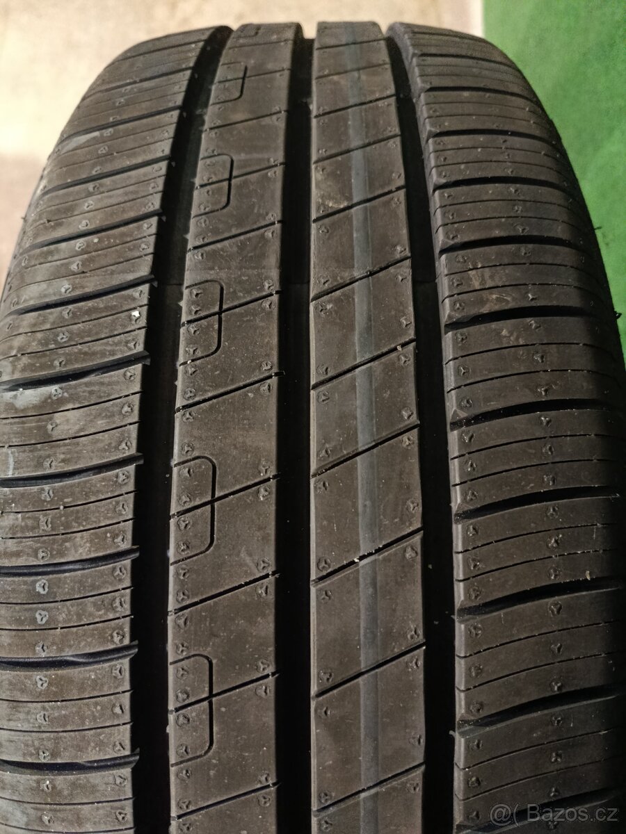 4ks NOVE letni 205/55/17 Goodyear - 6