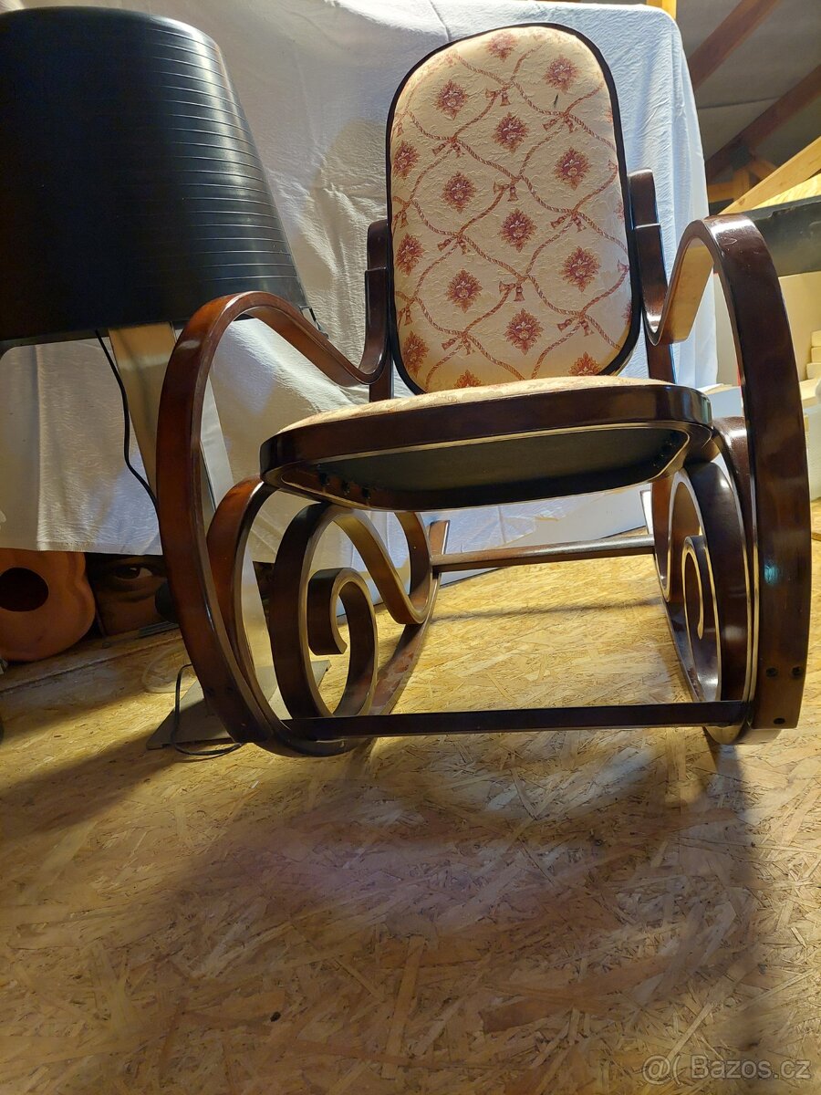 HOUPACÍ KŘESLO - 6