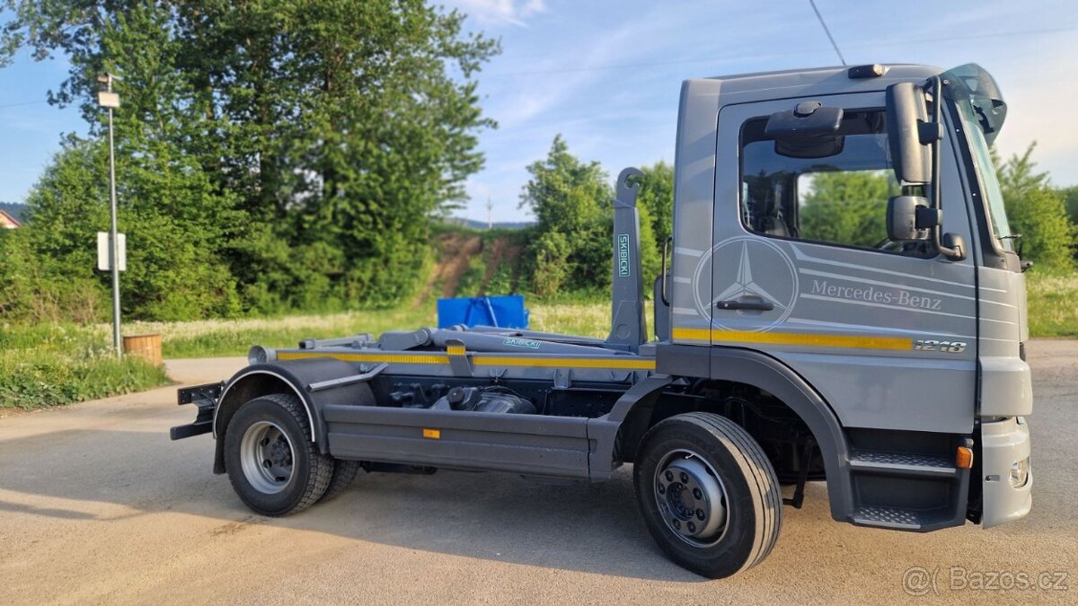 Mercedes Atego 1218 hákový nosič kontejnerů - 6