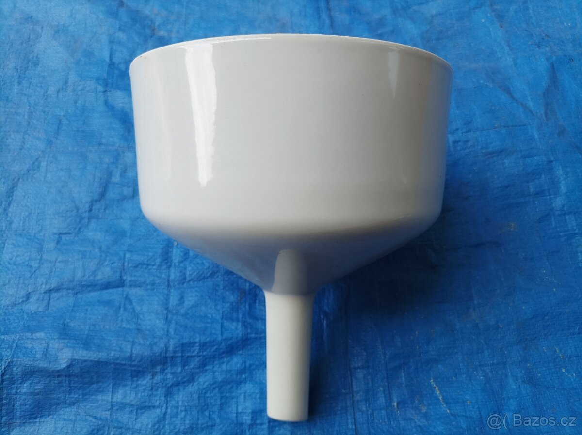 Porcelánový trychtýř - sítko, průměr 21 cm - 6