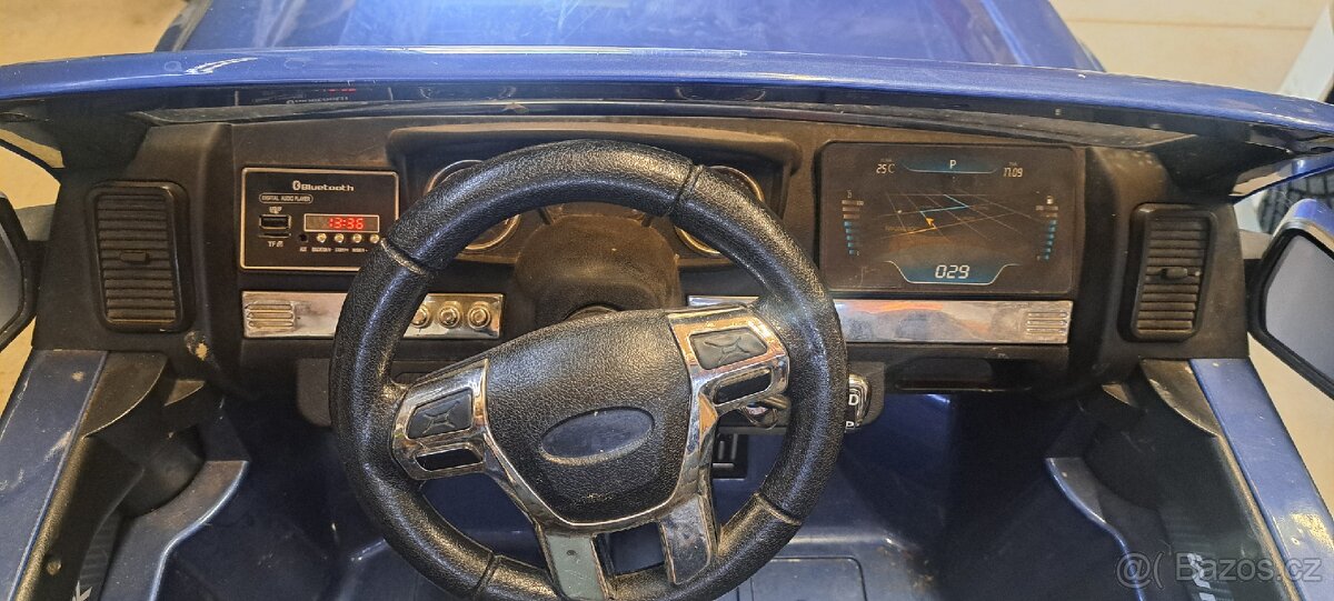 Elektricke auto Ford 4x4 - 6