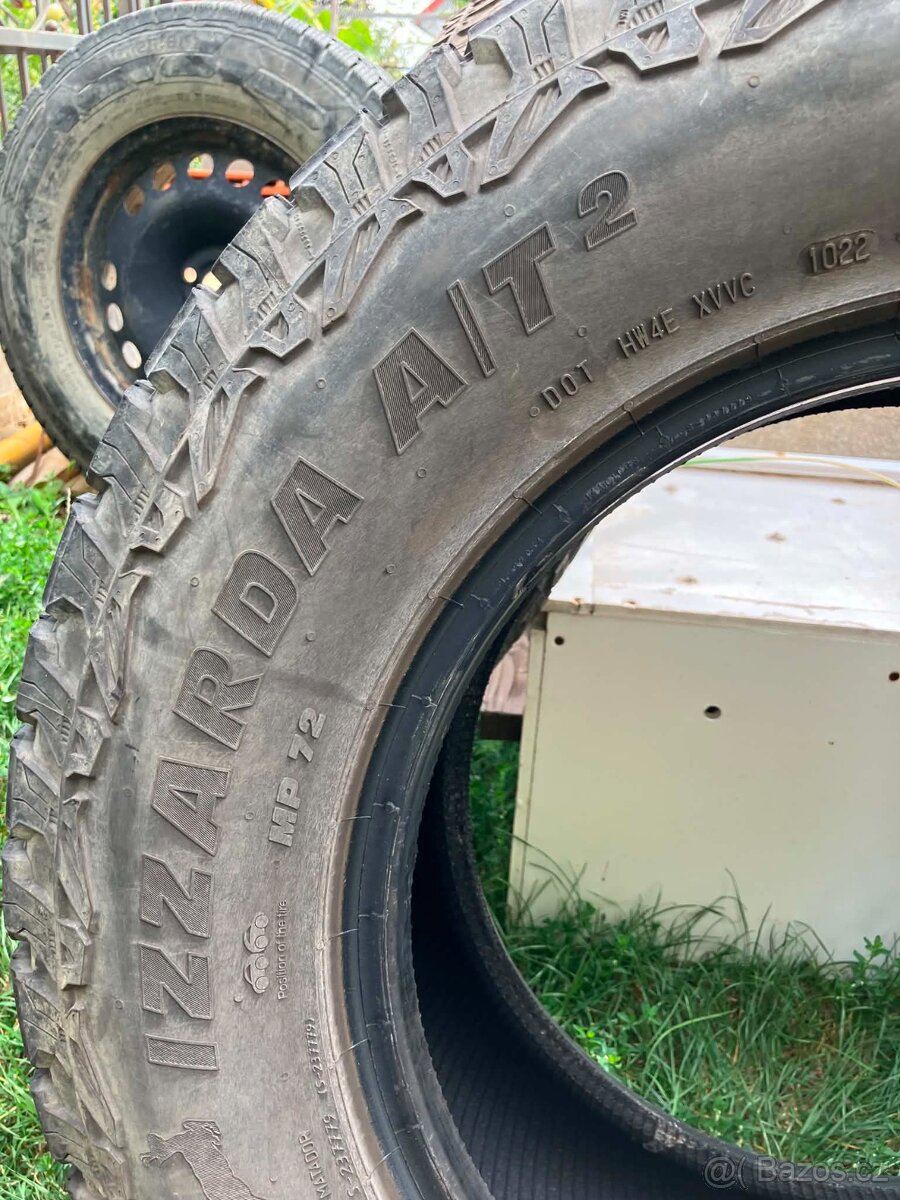 Prodám pneu 235/70R16 - 6