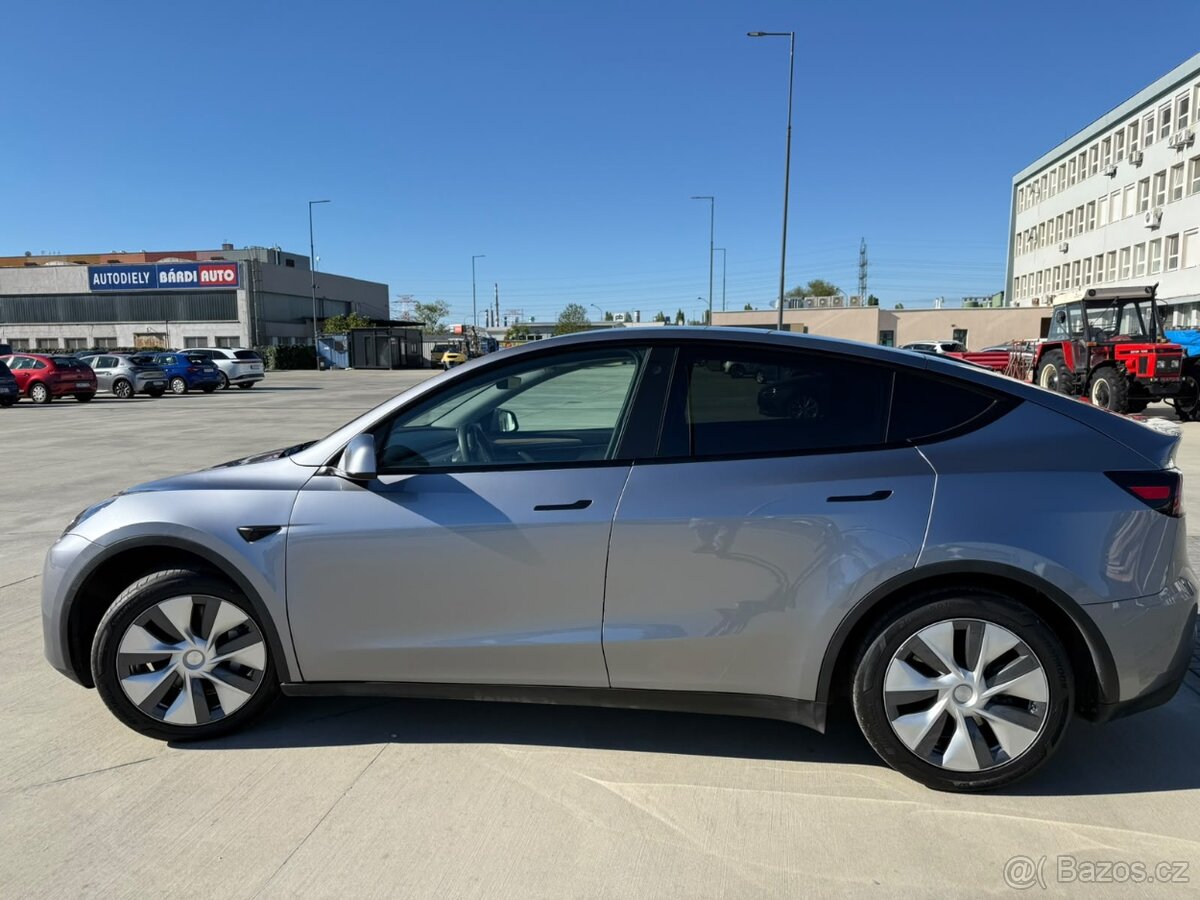 Tesla Model Y RWD Basis 2024 (EU) 37700 € - 6