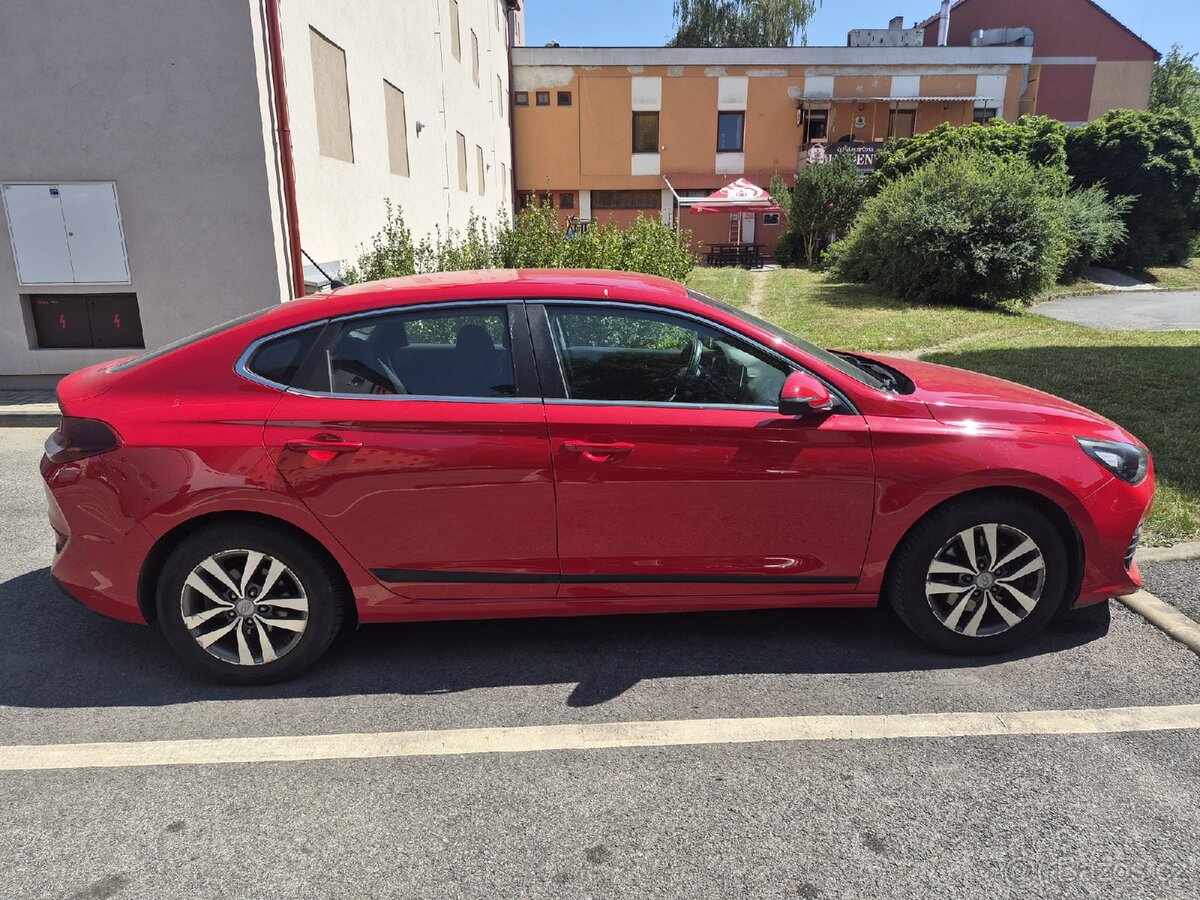 Hyundai i30 Fastback (2018) – Nová STK, po rozvodech - 6