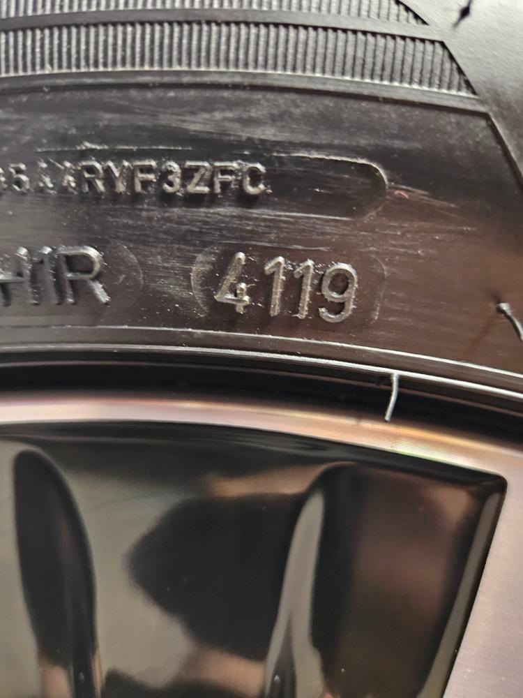 Prodám novou Originální letní sadu alu kol Mercedes - 6