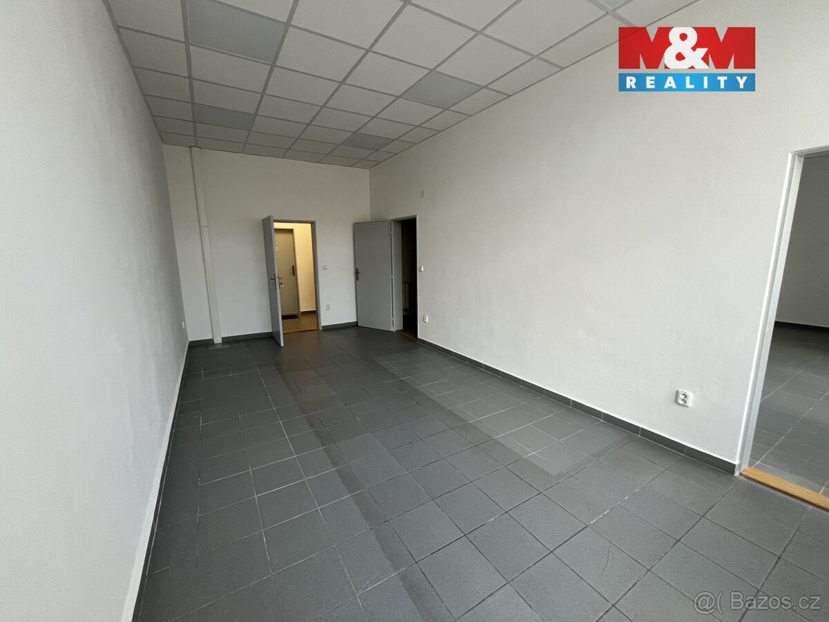Pronájem kancelářského prostoru,61m², Třinec, ul.nám.Svobody - 6