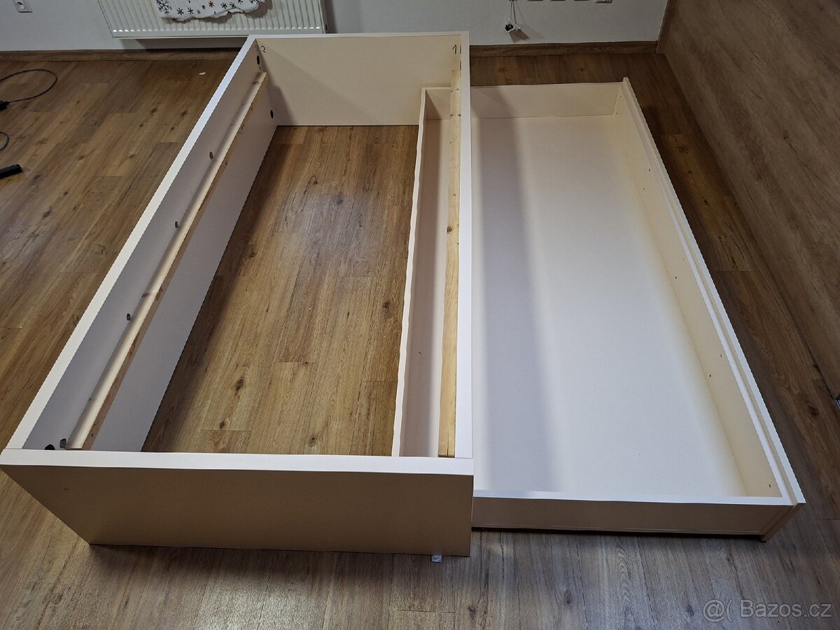 Prodám postel 200 x 90 x 42 - 6