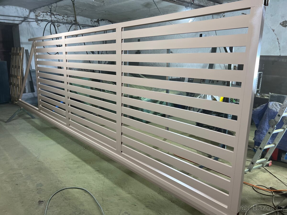 Samonosná brána - 6