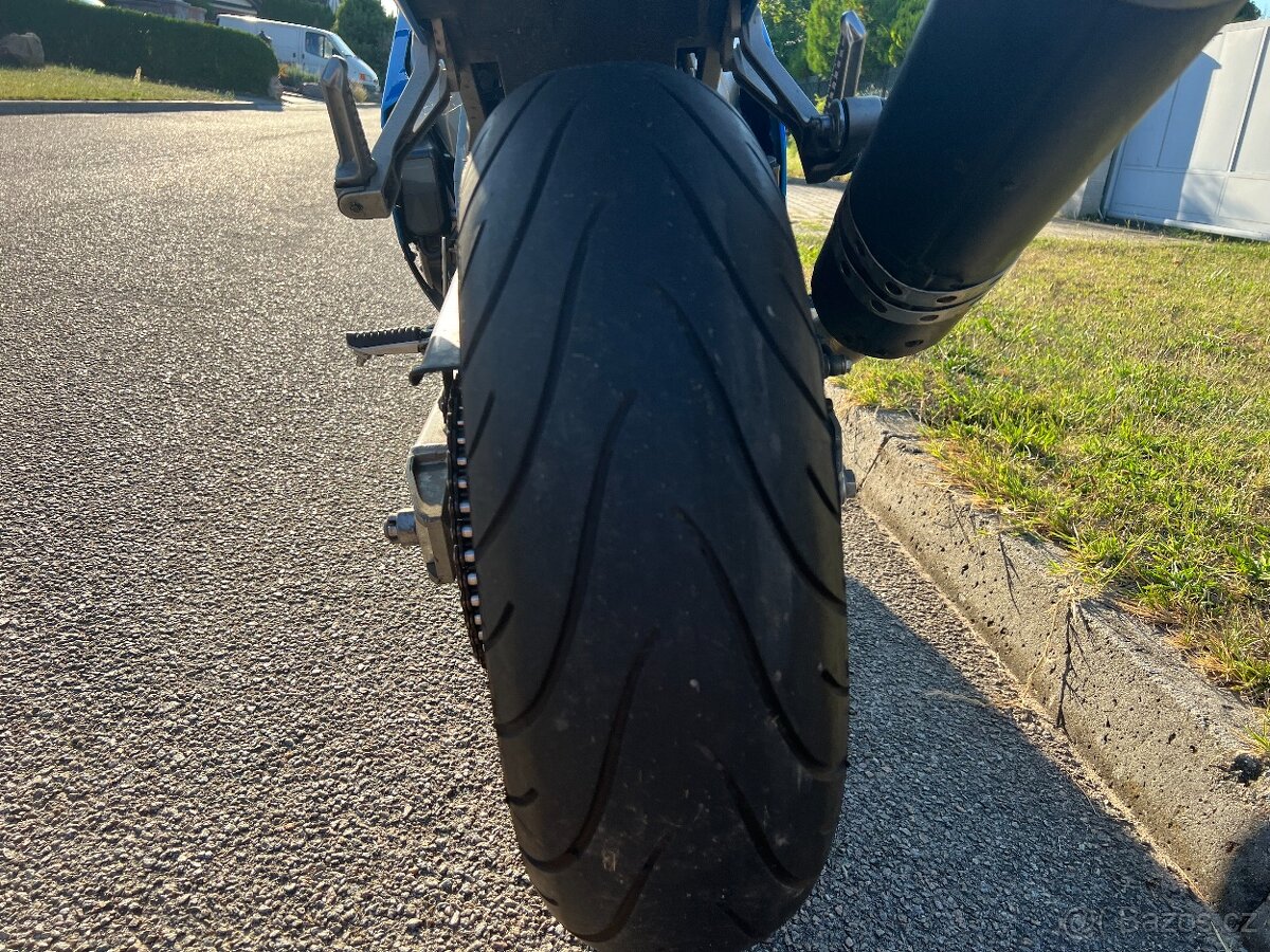 Kawasaki Ninja ZX9R - 6