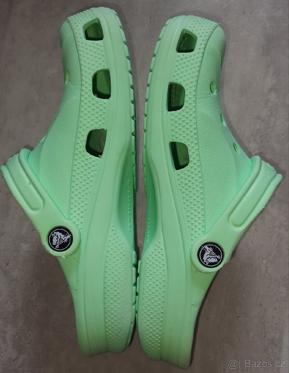 Nazouváky Crocs Baya Clog vel. 5 světle zelené - 6