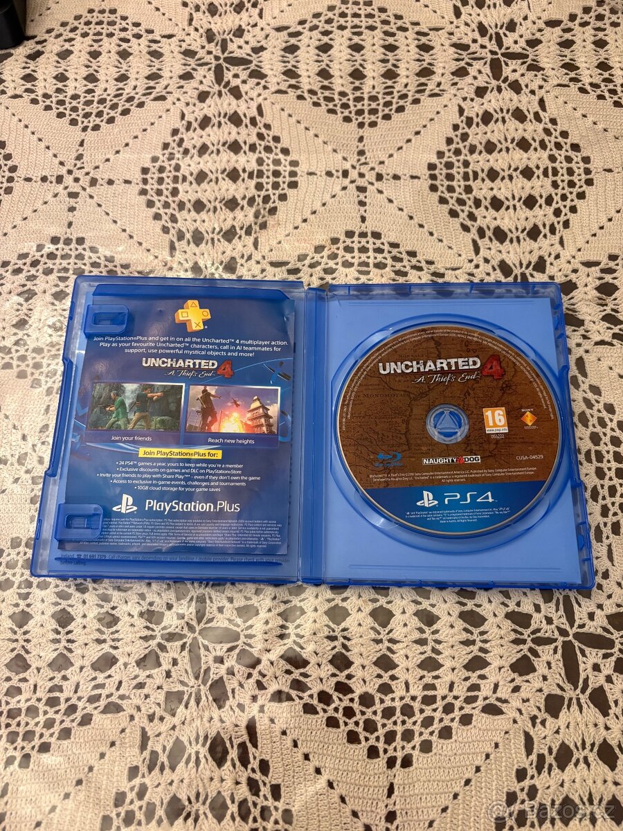 🎮 PS4 Slim 500GB + ovládač + Uncharted 4 - 6