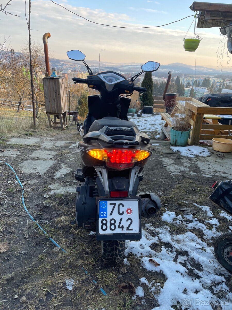 Skútr Maxon Blade 125 - 6