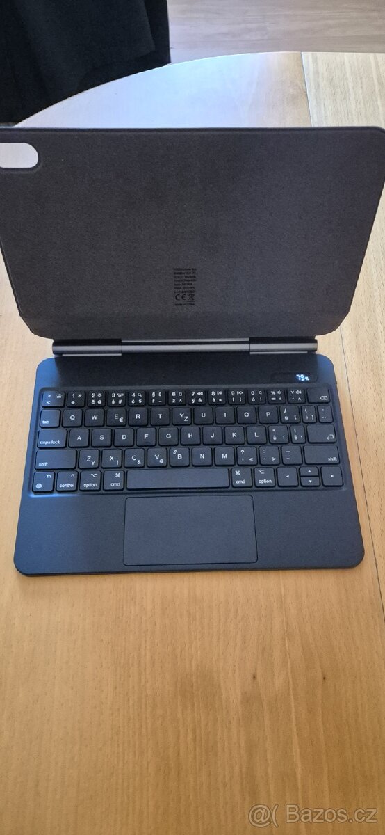 Pouzdro na iPad s klávesnicí - 6