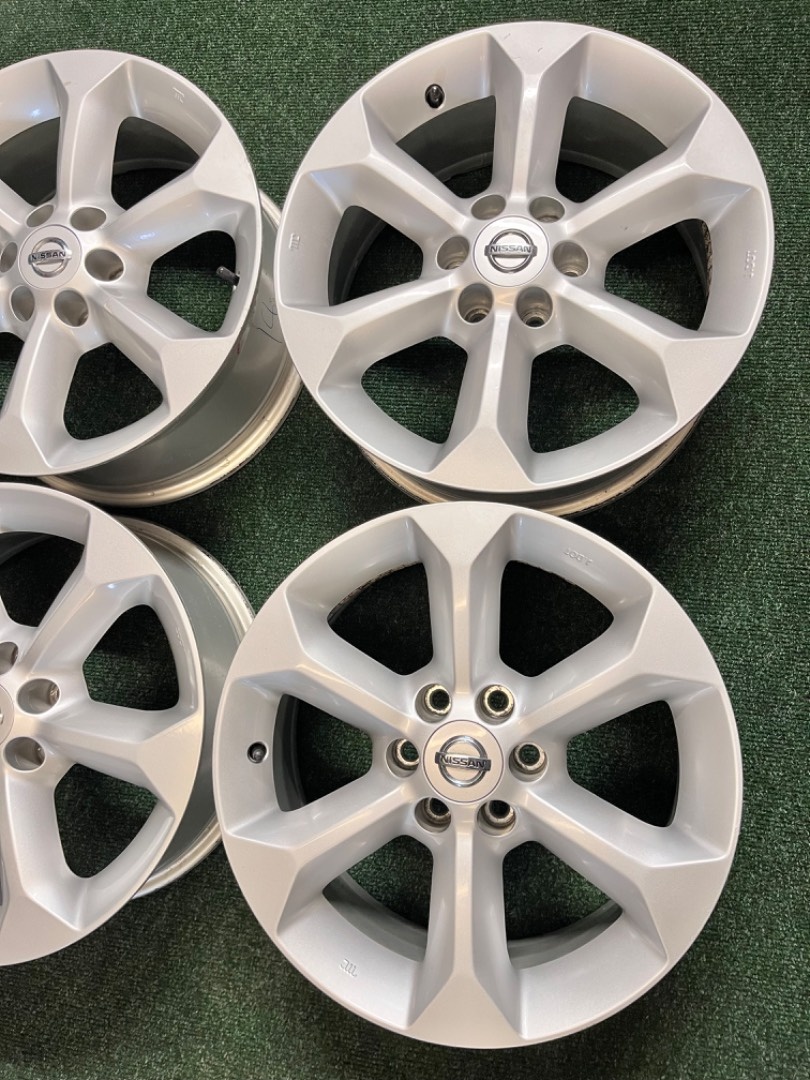 6x114,3 R17 Originál Alu Nissan Navara - ET 30 - 6