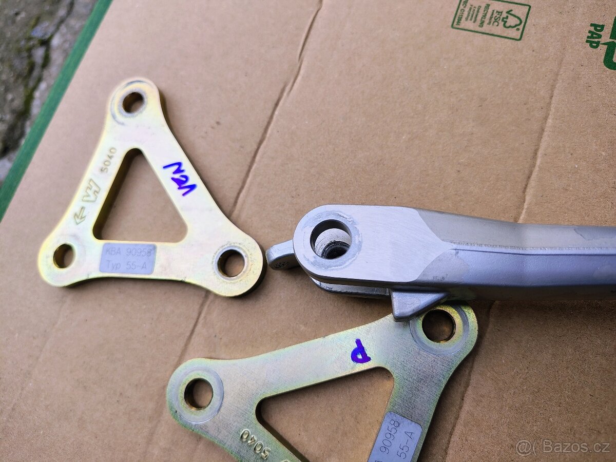 Triumph Speed Triple 1050S,1050R/RS- snižovací sada podvozku - 6