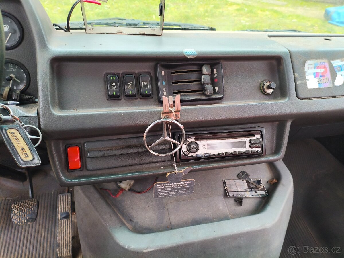 Odtahovka Mercedes Benz 310 d - 6