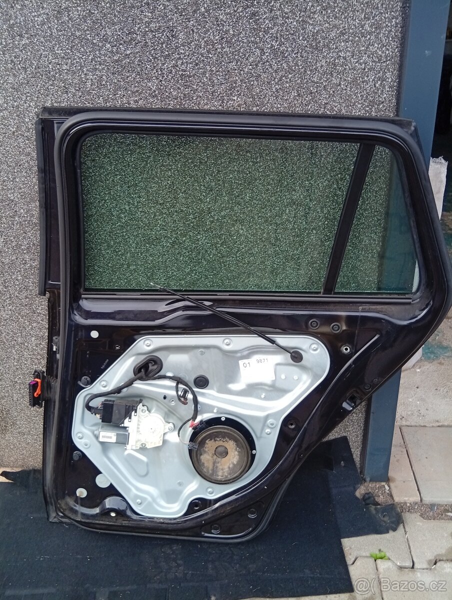 Prodám 4x ustrojené dveře na Volkswagen golf 5 , variant - 6