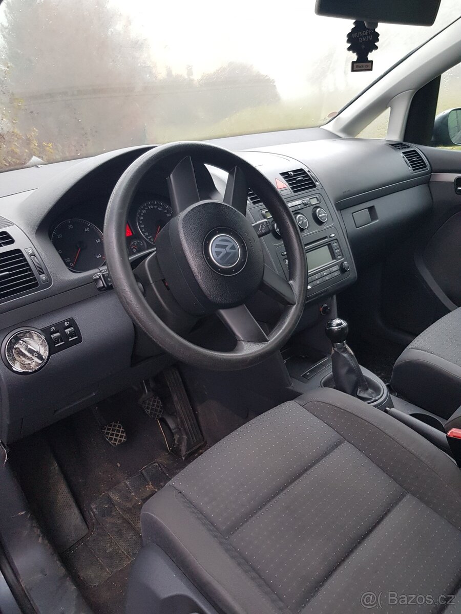 Prodám VOLKSWAGEN TOURAN 1.9 TDI R.V.2006 - 6