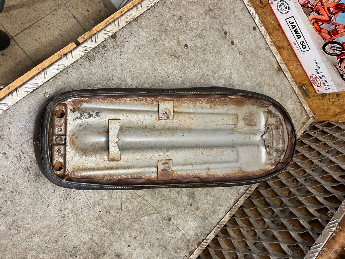 Sedlo Jawa pionýr - 6