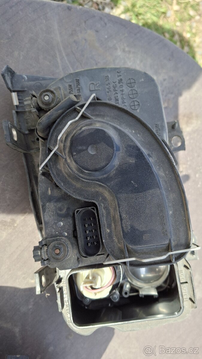 Prodám přední světla na VW BORA - 6