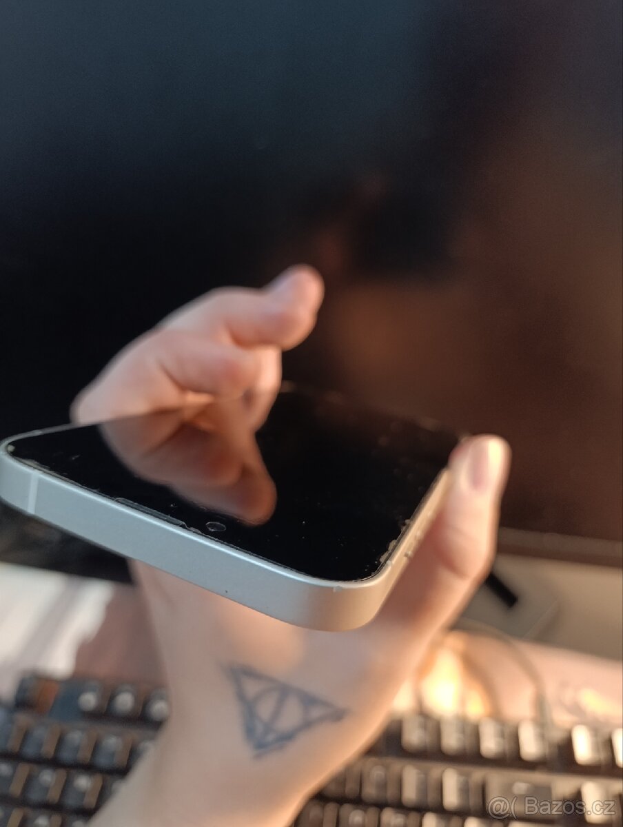 Prodám iPhone 13 128gb - 6