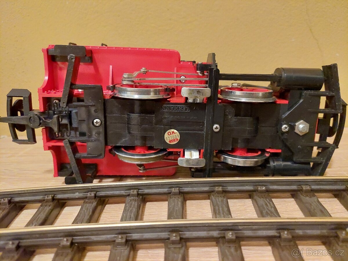 LGB parní lokomotiva Stainz 2 na zahradní železnici - 6