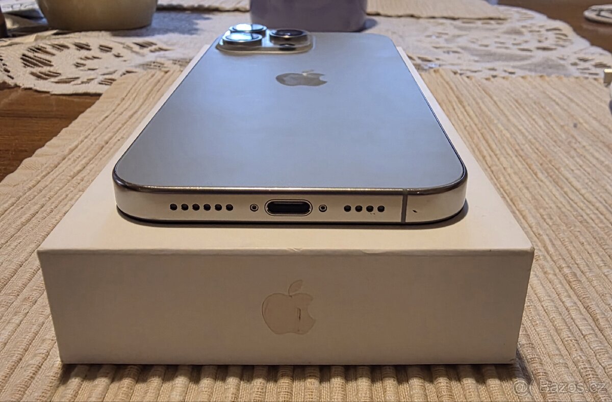 Apple iPhone 16 Pro Max 256 GB - Baterie 100% - 6