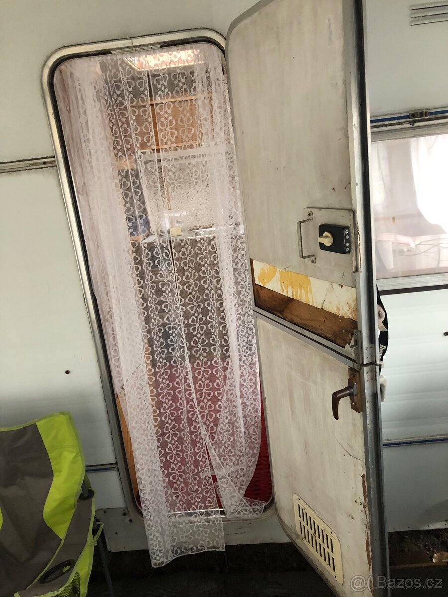 Karavan na pevné stání - 6