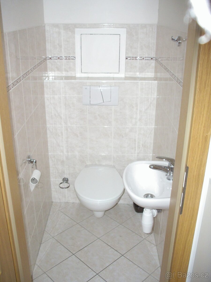 Pronájem bytu 2kk 67 m2 v historickém centru Hradce Králové - 6