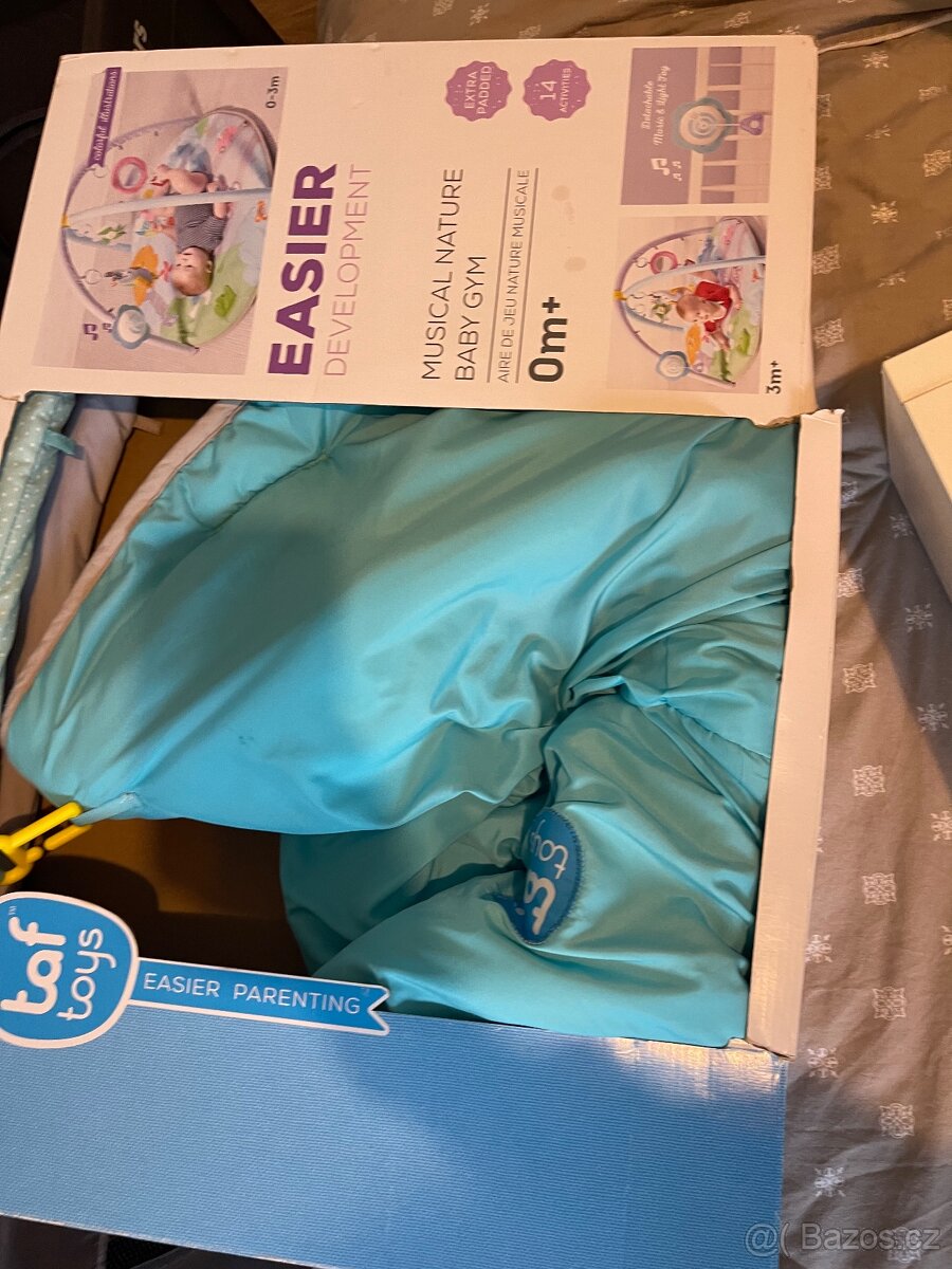 Přebalovací pult + 3x vanička + hrazdička + hrací podložka - 6