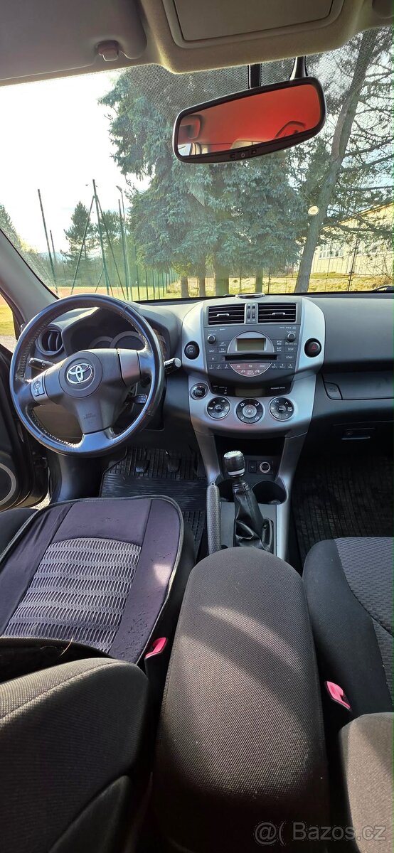 Prodám Toyotu Rav 4 - 6