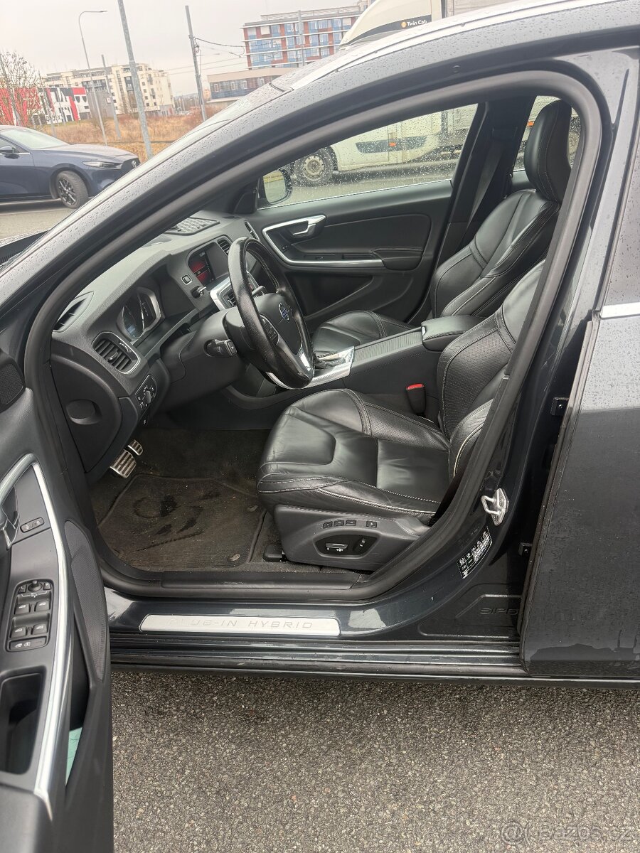 Volvo V60 D6 hybrid 4x4 - 6