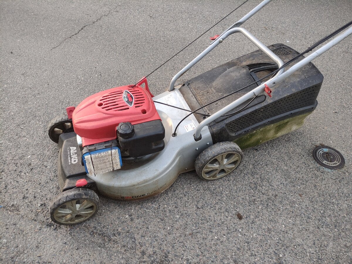 Sekačka na trávu s pojezdem - 6