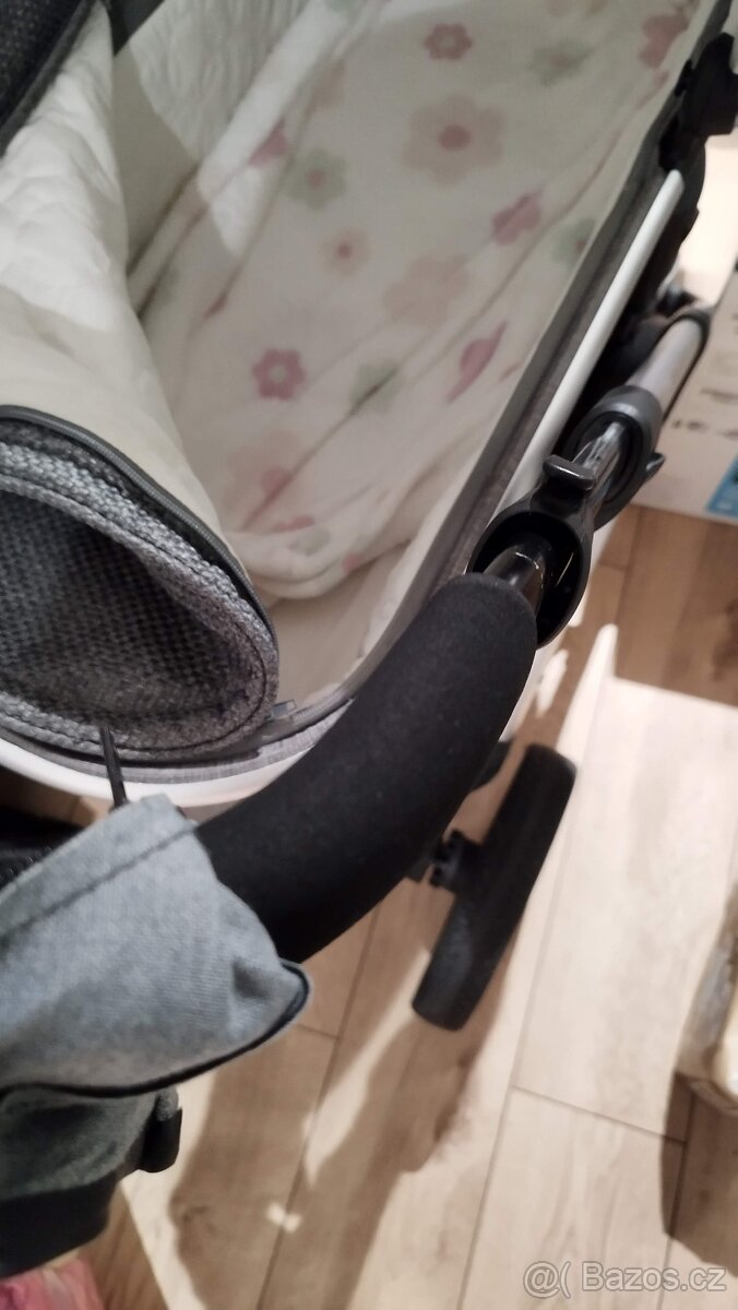 Kočárek korba + sporťák - 6