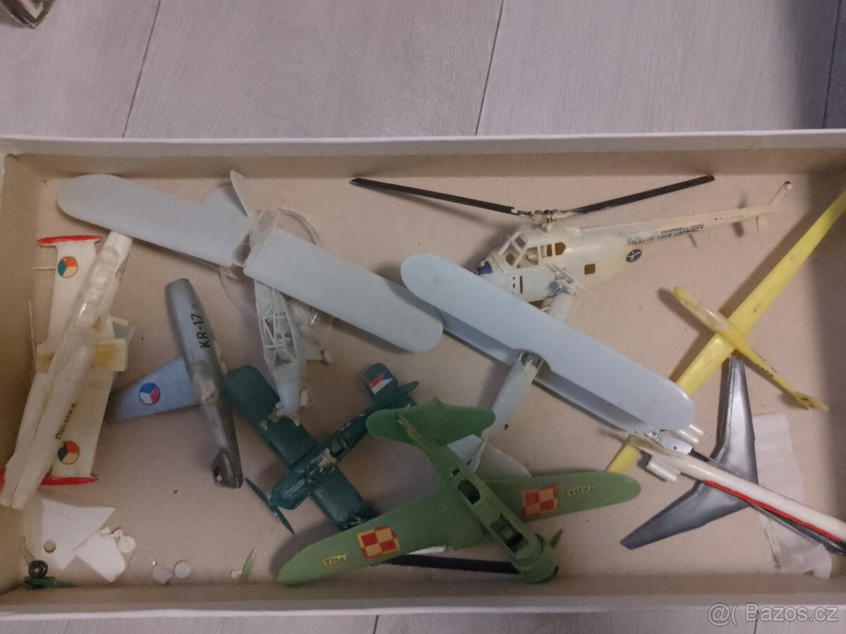 Prodám modely letadel, krabice - 6