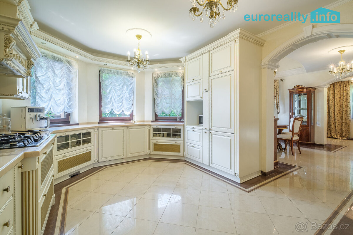 Prodej, rodinný dům, 314 m2, Karlovy Vary - Mezirolí - 6