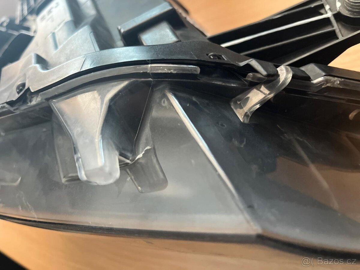 levé přední světlo na volkswagen - 6