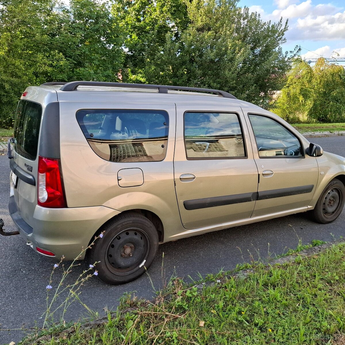 Dacia Logan 1,6 7míst, závěs, BA - 6