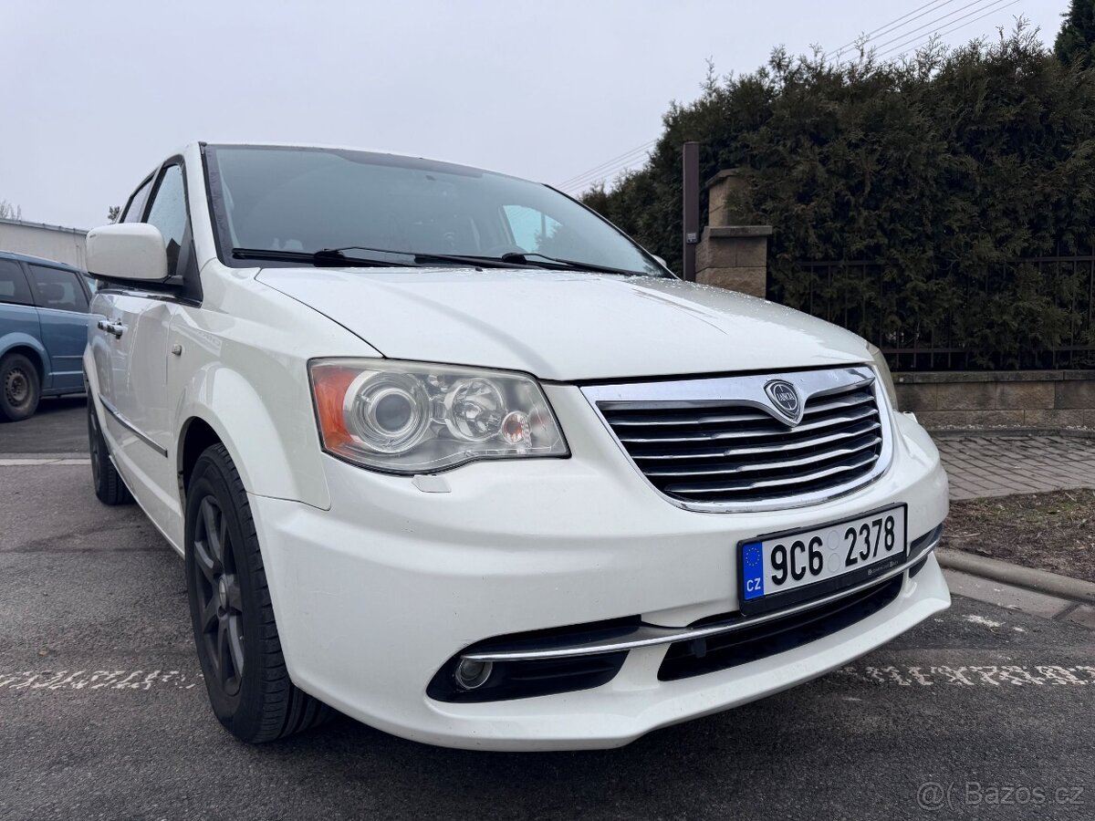 Lancia Voyager 3,6 DVD Gold RT Nový model 2012 - 6