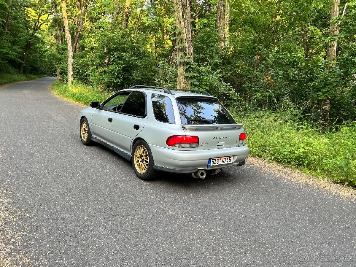 Subaru Impreza GT - 6