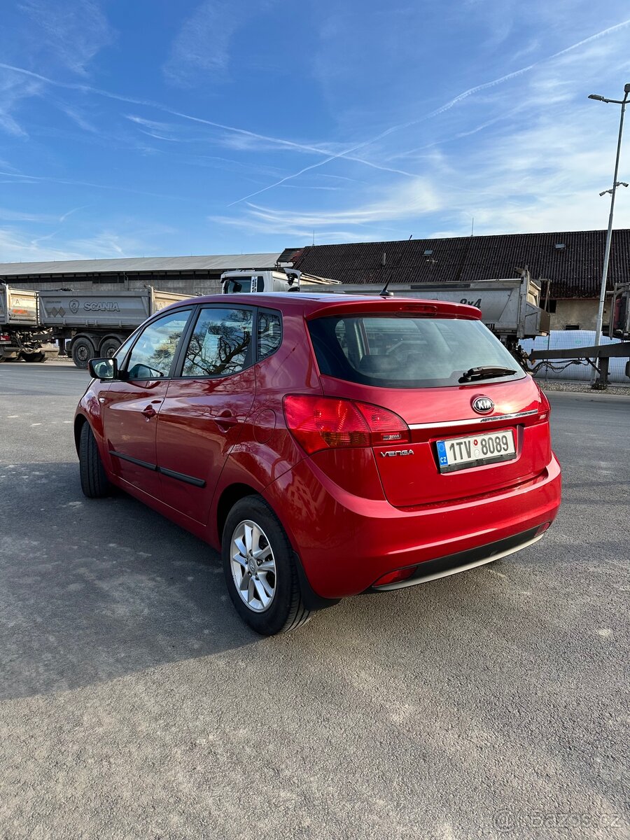 Kia Venga - 6