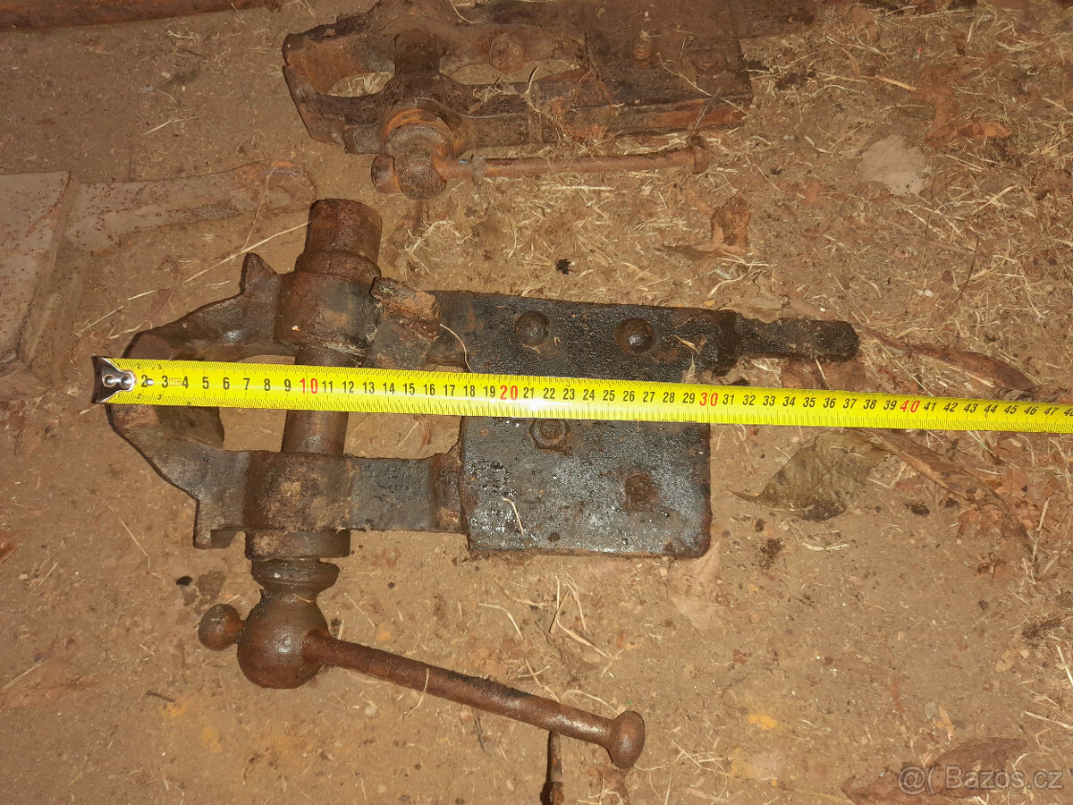 Konvolut kovářských svěráků - 6