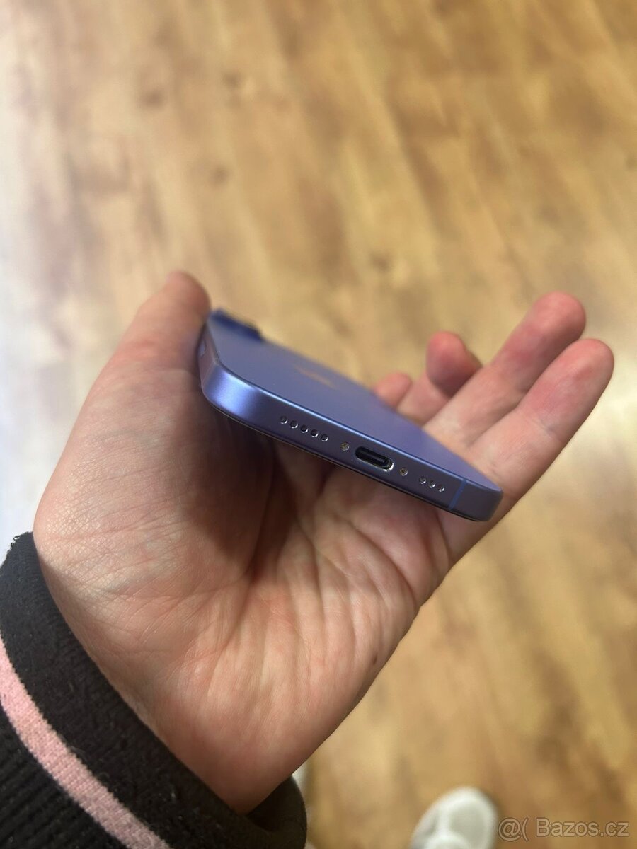 iPhone 16 se zárukou 100% baterie - 6