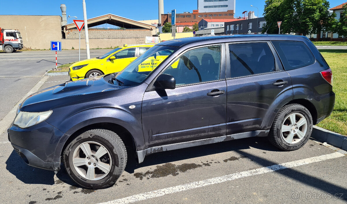 PRODÁM SUBARU FORESTER 2.0; R.V. 2012; 108 kW; 4x4 - 6