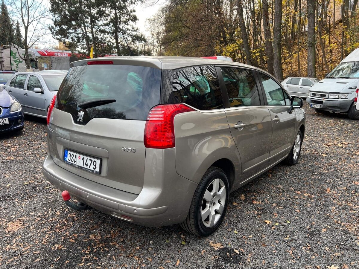 Peugeot 5008 2.0 HDI 110kW pano klima tažné 2010 ČR - 6