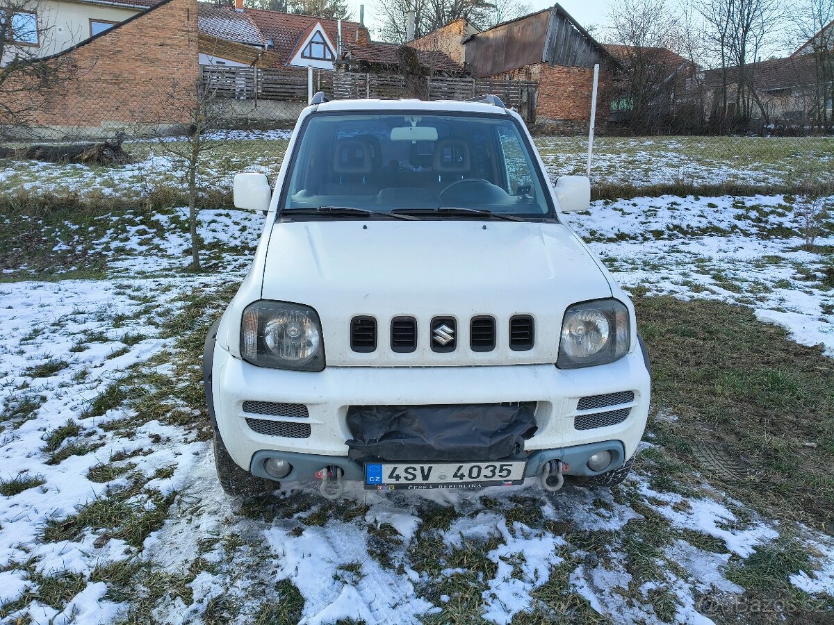 Suzuki Jimny 1,3, 63 kW, 2011 - 6