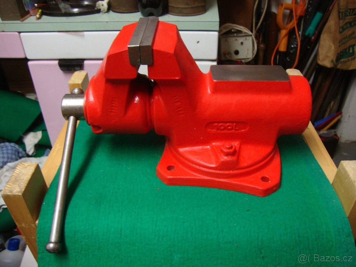 Svěrák YORK 100L 100mm červený zachovalý PC: 3700Kč - 6